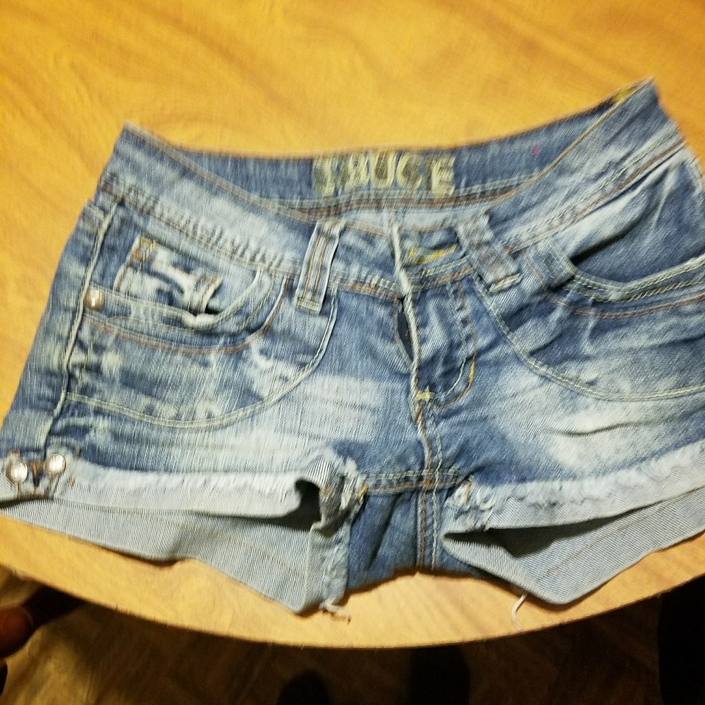 TRUCE Shorts Size 1